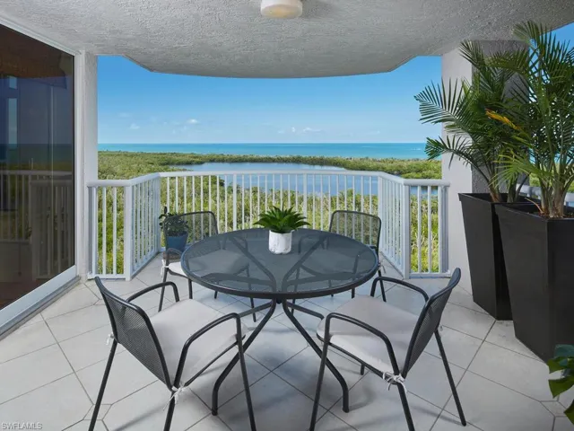 6849  Grenadier  BLVD, Naples, FL 34108