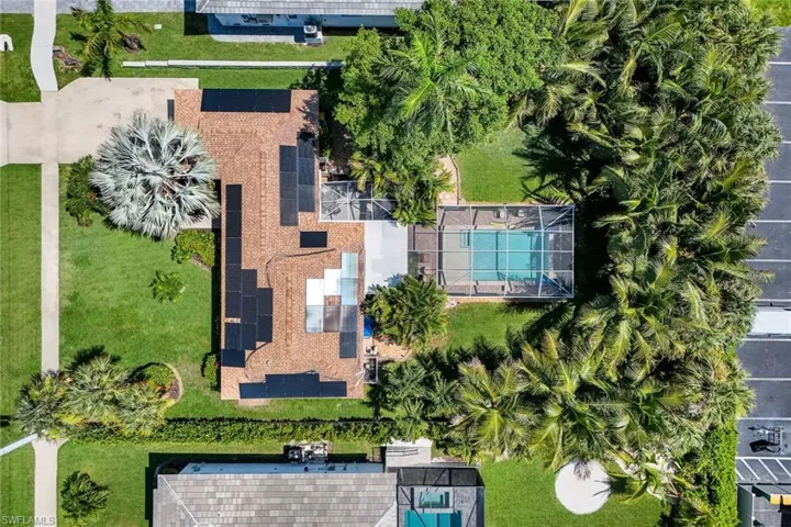 130 Greenbrier St, Marco Island, Florida 34145