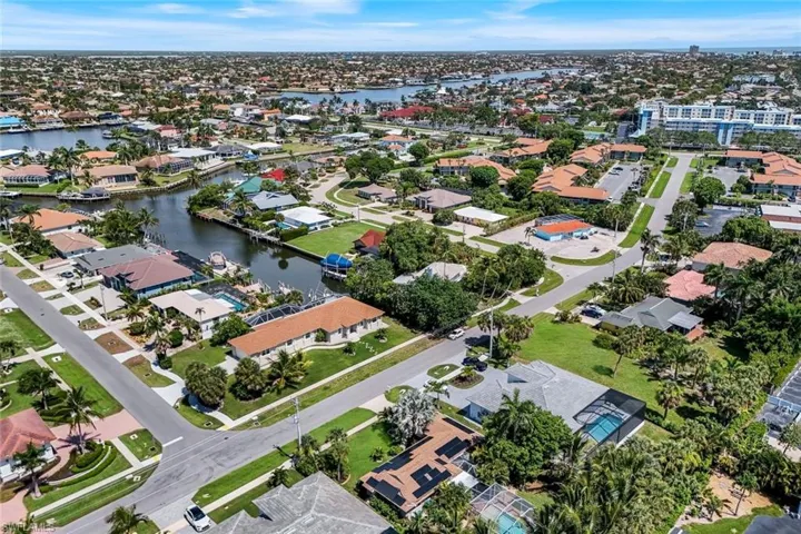 130 Greenbrier St, Marco Island, Florida 34145