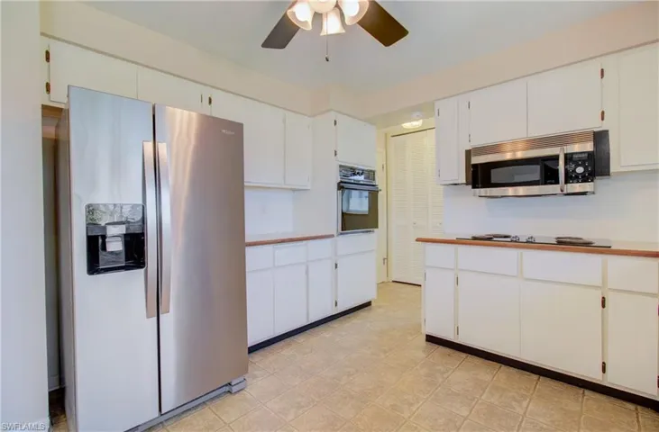 1685  Lakeside  TER, North Fort Myers, FL 33903