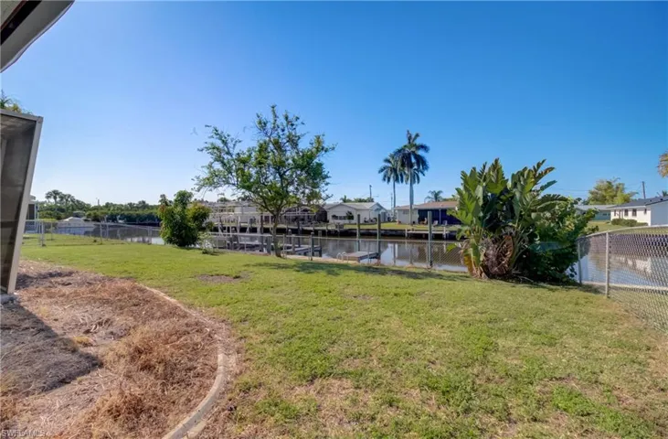 1685  Lakeside  TER, North Fort Myers, FL 33903