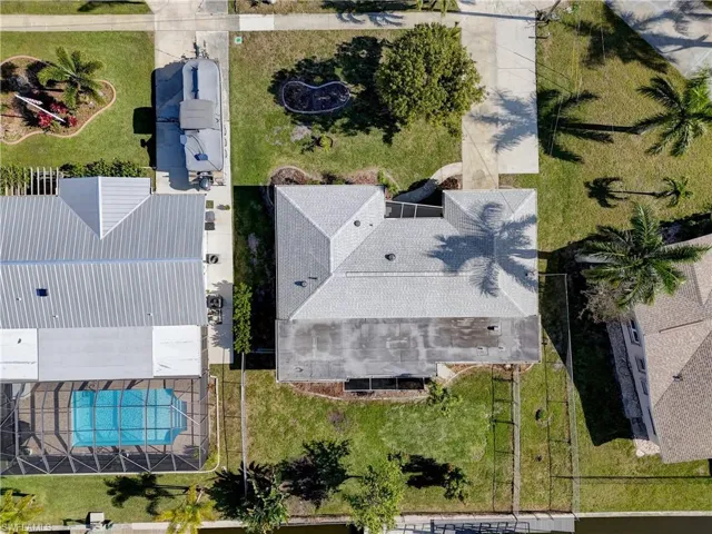 1685  Lakeside  TER, North Fort Myers, FL 33903