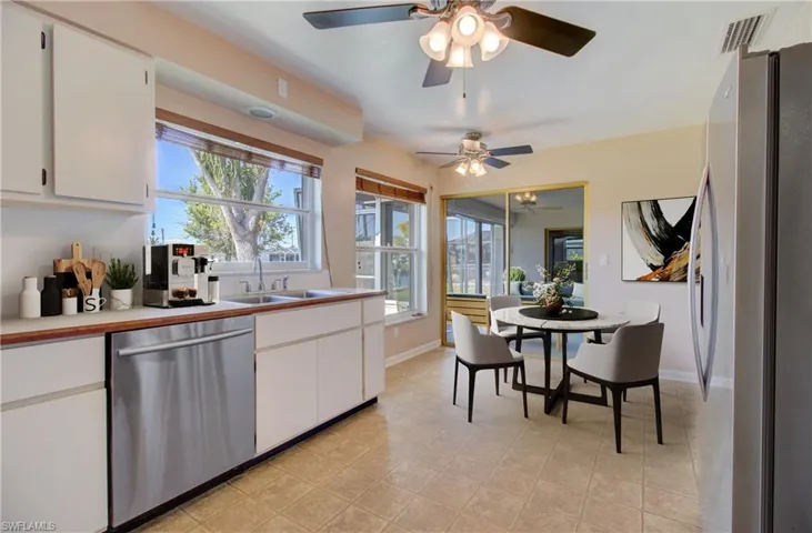 1685  Lakeside  TER, North Fort Myers, FL 33903