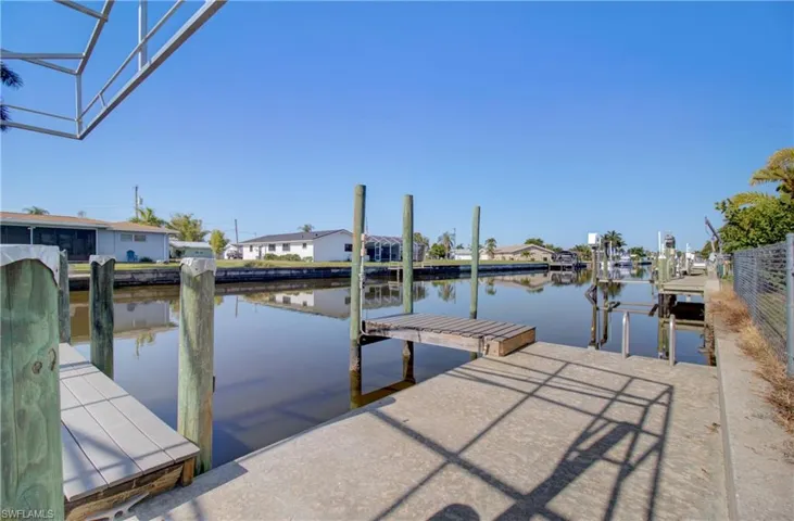 1685  Lakeside  TER, North Fort Myers, FL 33903