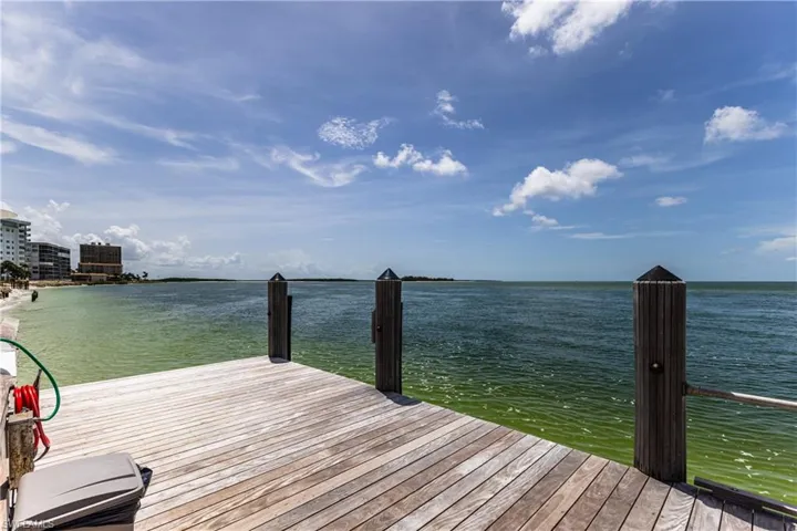 Fishing pier
