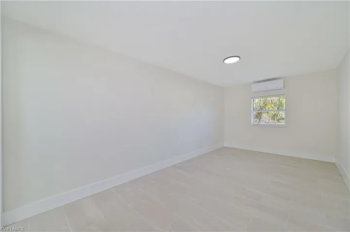 huge 4th bedroom