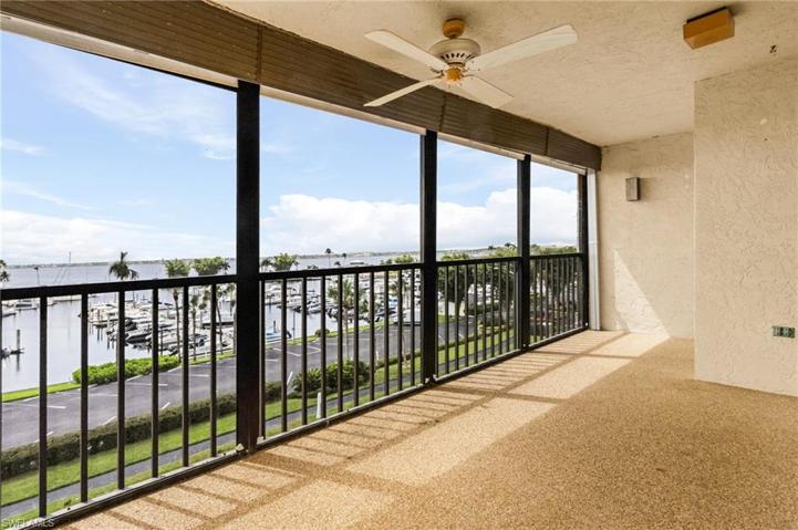 Extended lanai with Marina and River view~