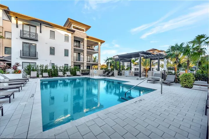 1030  3rd Ave S  , Naples, FL 34102