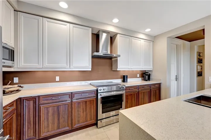 1030  3rd Ave S  , Naples, FL 34102