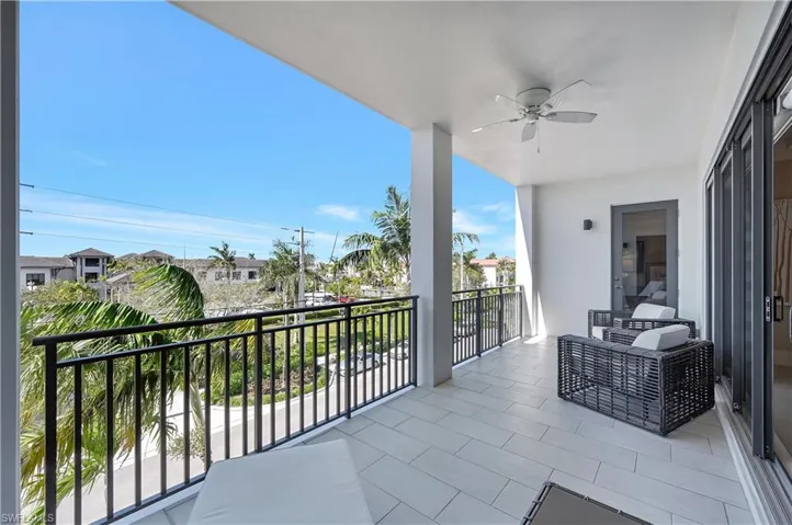 1030  3rd Ave S  , Naples, FL 34102