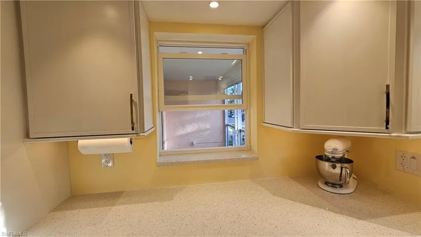 301 6th Ave S D, Naples, Florida 34102