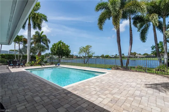 2500 Kings Lake Blvd, Naples, Florida 34112