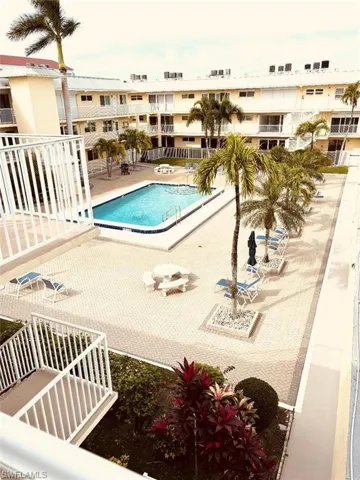1100  8th S AVE, Naples, FL 34102