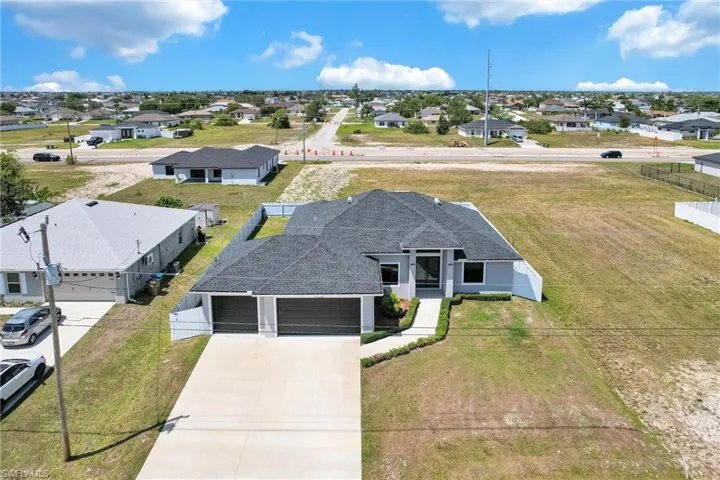 Birds eye view of property featuring a residential view