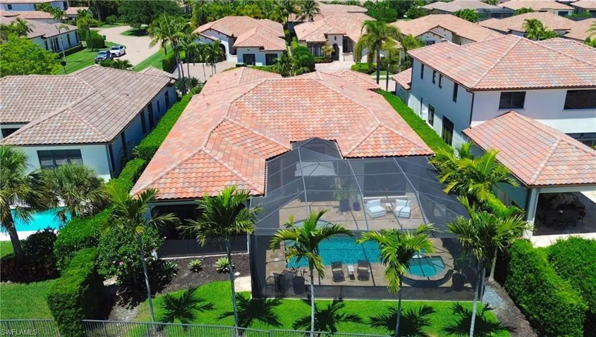 2220  Residence  CIR, Naples, FL 34105