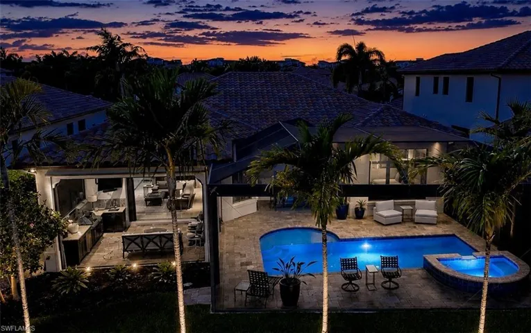 2220  Residence  CIR, Naples, FL 34105