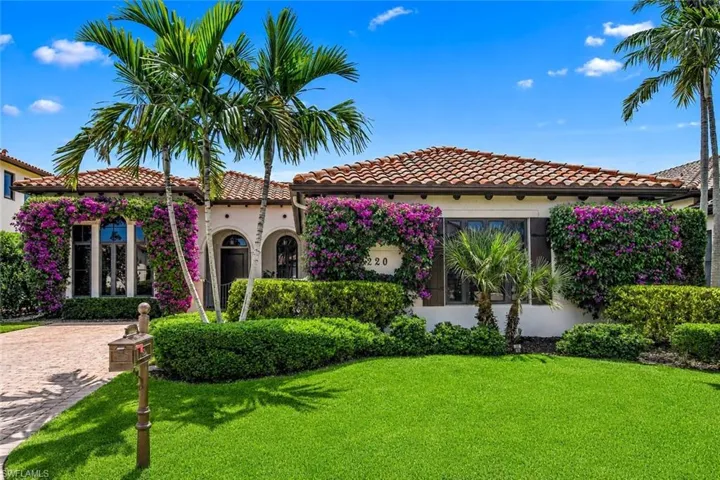 2220  Residence  CIR, Naples, FL 34105
