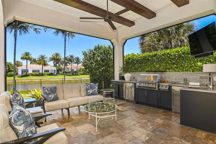 2220  Residence  CIR, Naples, FL 34105