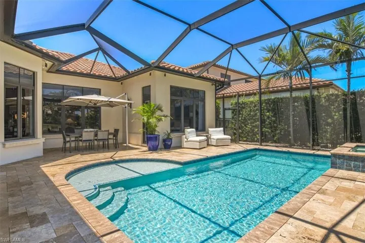 2220  Residence  CIR, Naples, FL 34105