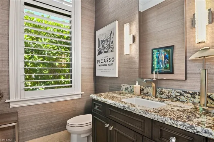 2220  Residence  CIR, Naples, FL 34105