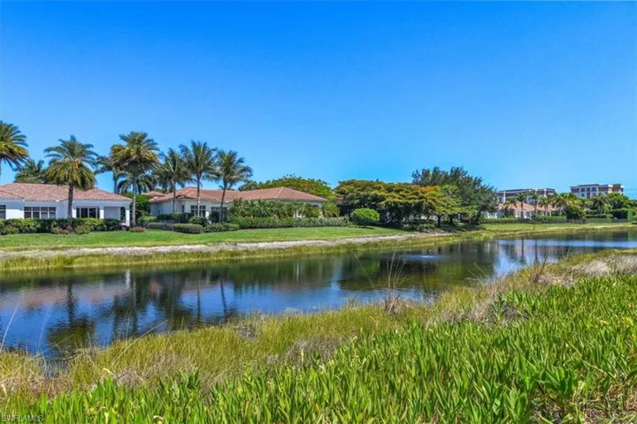 2220  Residence  CIR, Naples, FL 34105