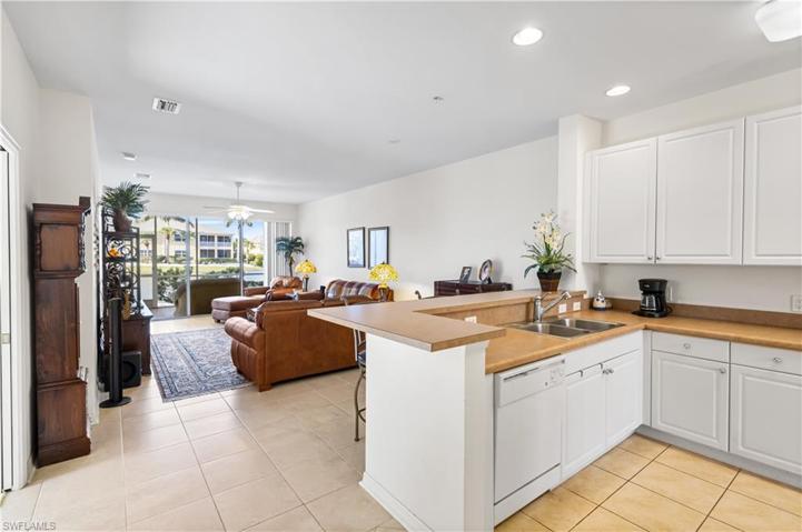 Wonderful open concept. Great for entertaining! Views of the lake!