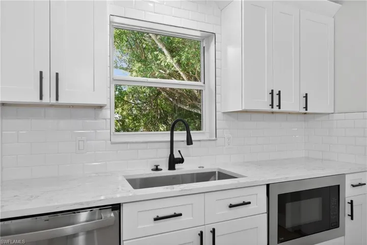 2300 Crystal Dr, Fort Myers, Florida 33907
