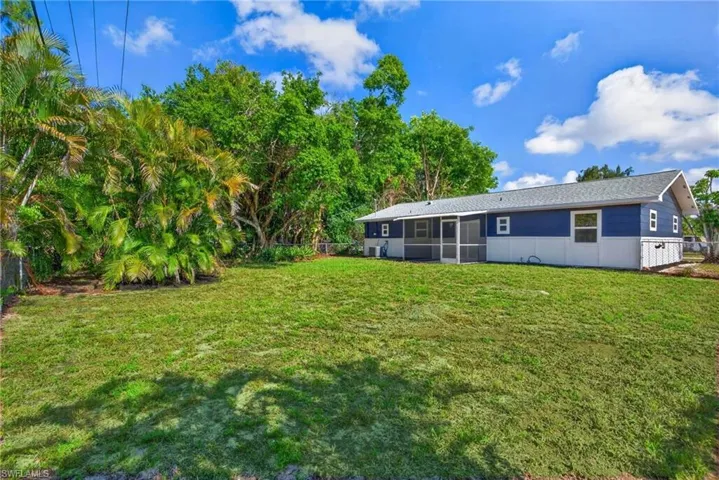 2300 Crystal Dr, Fort Myers, Florida 33907