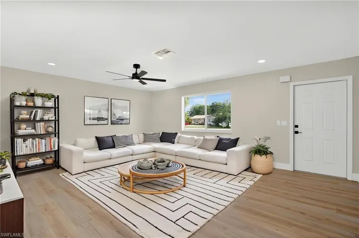 2300 Crystal Dr, Fort Myers, Florida 33907