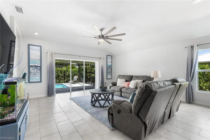 1409 Ne 43rd Ter, Cape Coral, Florida 33909