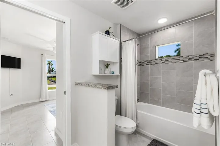 1409 Ne 43rd Ter, Cape Coral, Florida 33909