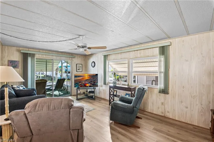 243  Poinsettia  DR, Fort Myers, FL 33905