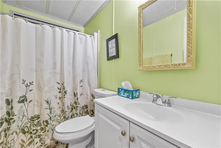 243  Poinsettia  DR, Fort Myers, FL 33905