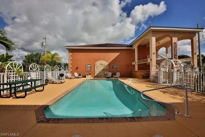 3910  Santa Barbara  BLVD, Cape Coral, FL 33914