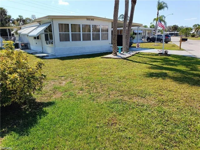 524 Timber Ln S, North Fort Myers, Florida 33917