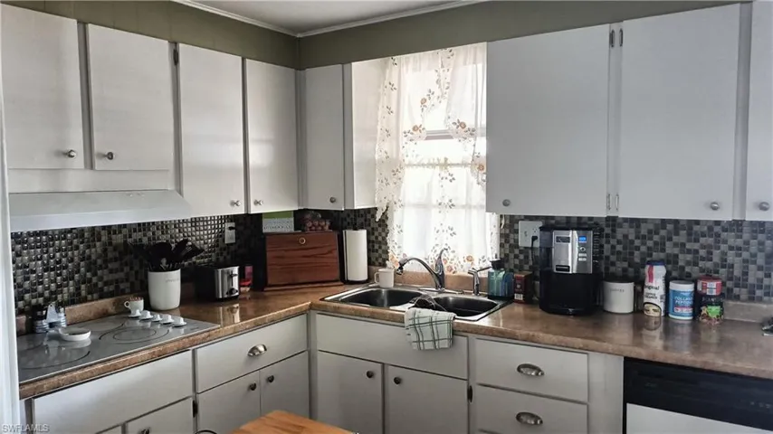 524 Timber Ln S, North Fort Myers, Florida 33917