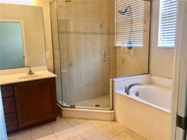 9813  Quinta Artesa  WAY, Fort Myers, FL 33908