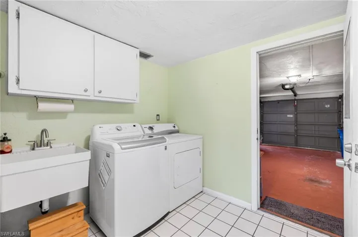 5570  Pendlewood  LN, Fort Myers, FL 33919