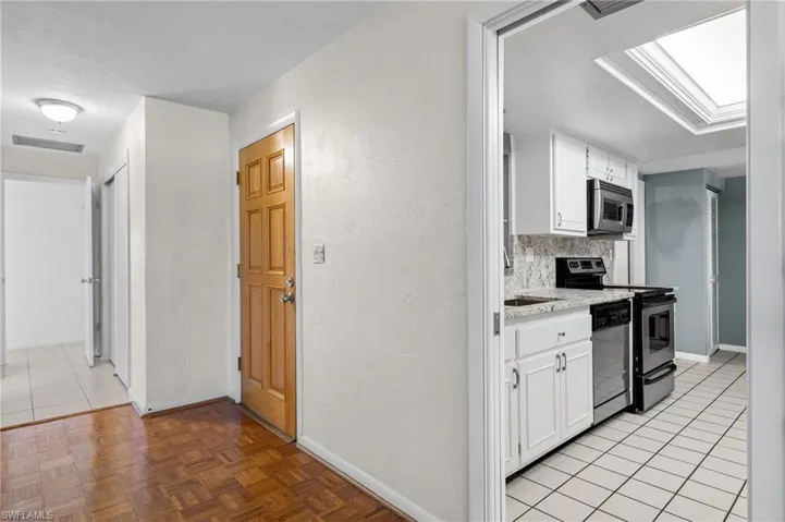 5570  Pendlewood  LN, Fort Myers, FL 33919