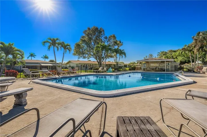 5570  Pendlewood  LN, Fort Myers, FL 33919