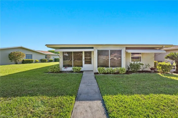 5570  Pendlewood  LN, Fort Myers, FL 33919