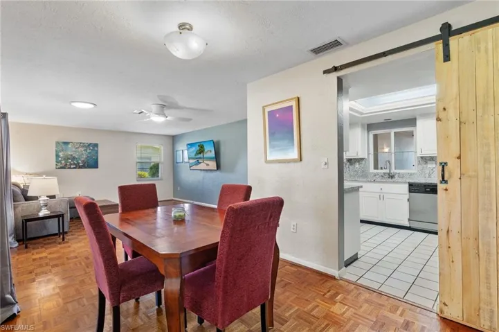 5570  Pendlewood  LN, Fort Myers, FL 33919