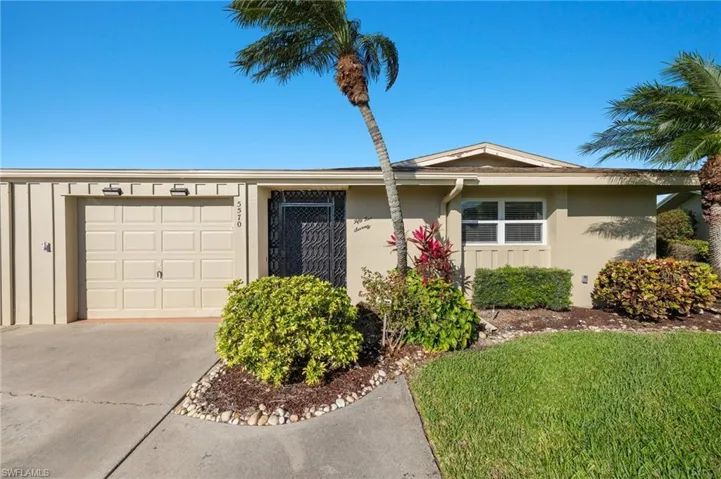5570  Pendlewood  LN, Fort Myers, FL 33919