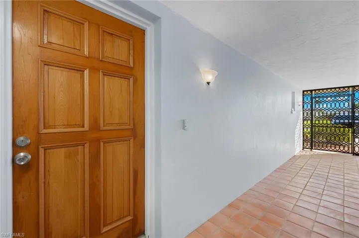 5570  Pendlewood  LN, Fort Myers, FL 33919