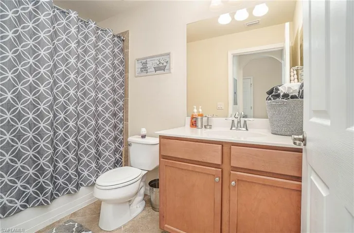 9731  Acqua  CT, Naples, FL 34113