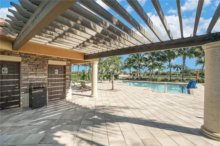 9731  Acqua  CT, Naples, FL 34113