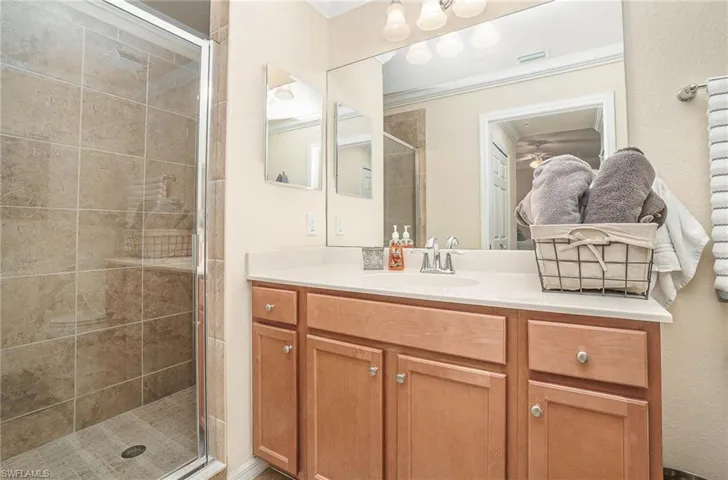 9731  Acqua  CT, Naples, FL 34113