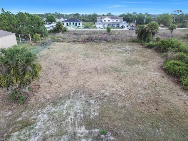 View of yard featuring a residential view