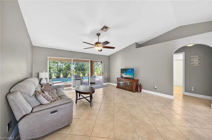 2238 Nw 8th Ter, Cape Coral, Florida 33993