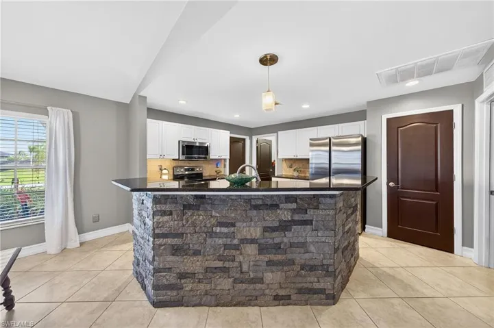 2238 Nw 8th Ter, Cape Coral, Florida 33993